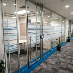 Project: State Street Bank | Product: Kinetic Align sliding door