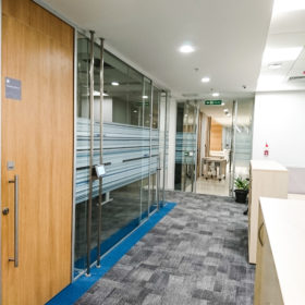 Project: State Street Bank | Product: Kinetic Align sliding door